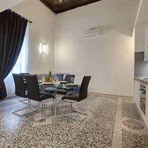 Apartment 2016, Florenz