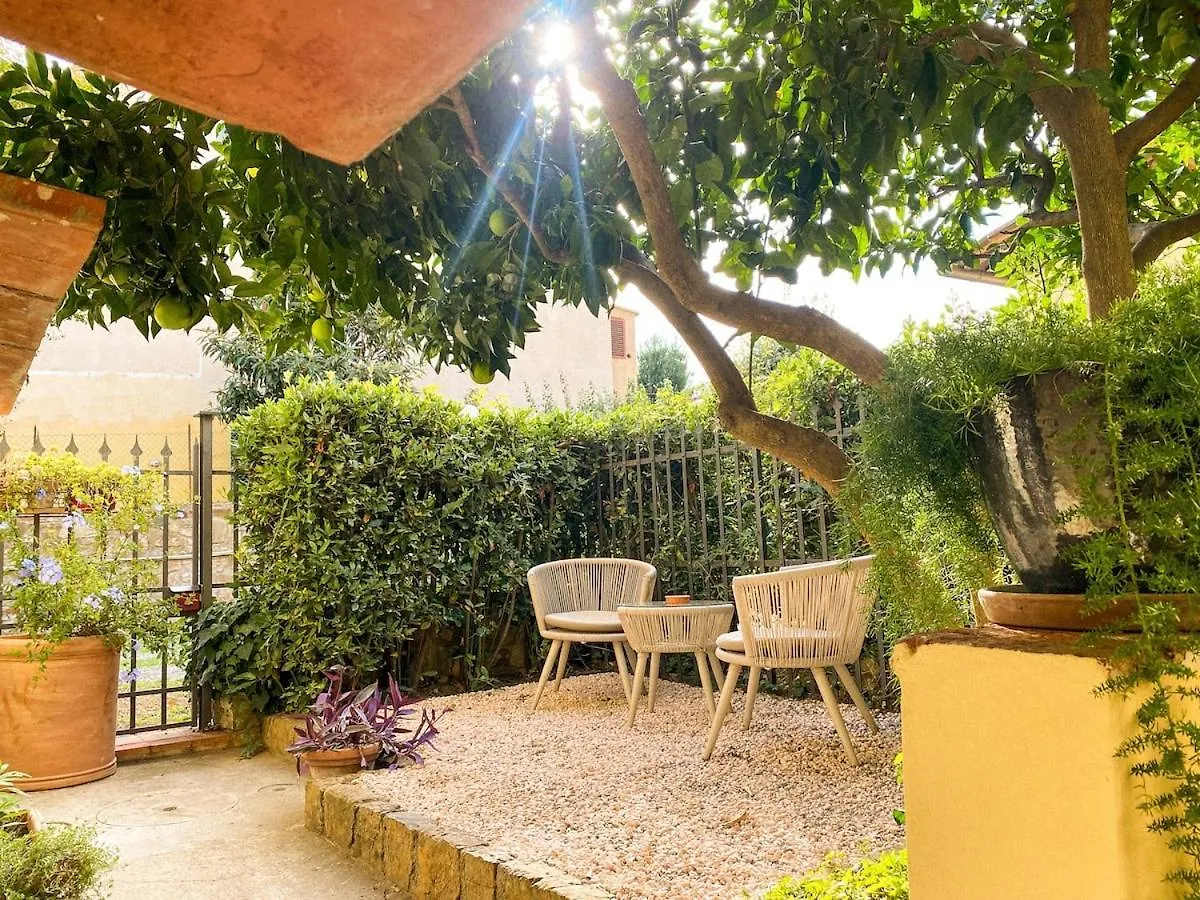 Apartment Villino Gemma, Elegant Living With A Tuscan Touch Florence