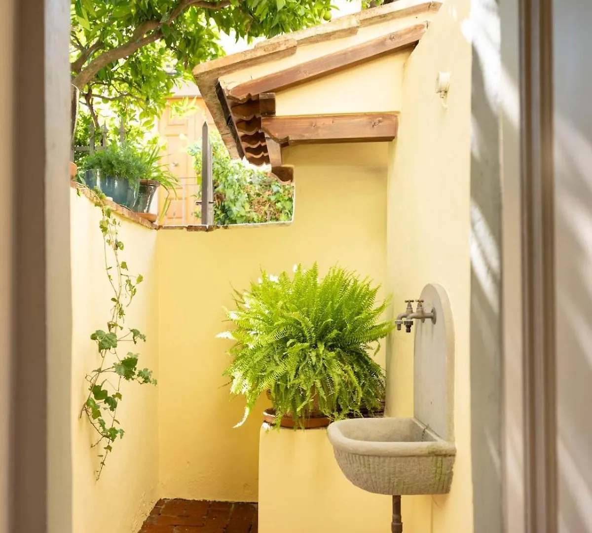 Apartment Villino Gemma, Elegant Living With A Tuscan Touch Florence Italy