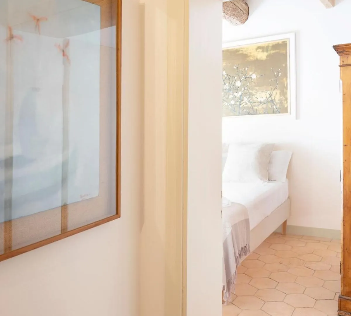 Apartment Villino Gemma, Elegant Living With A Tuscan Touch Florence